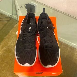 Nike - Black & White Sneaker